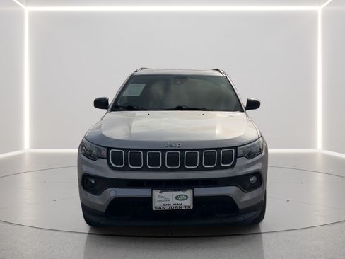 Used 2022 Jeep Compass Latitude AWD/4WD image 2