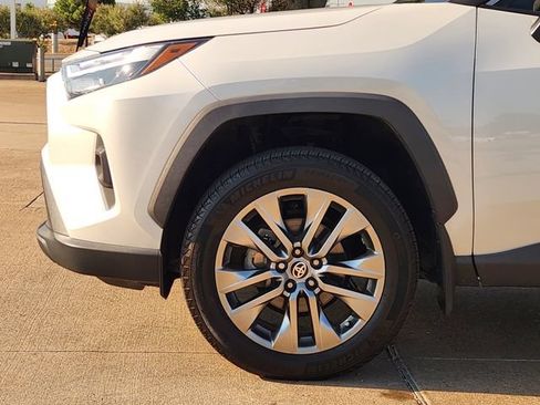 Used 2024 Toyota RAV4 XLE Premium FWD image 5