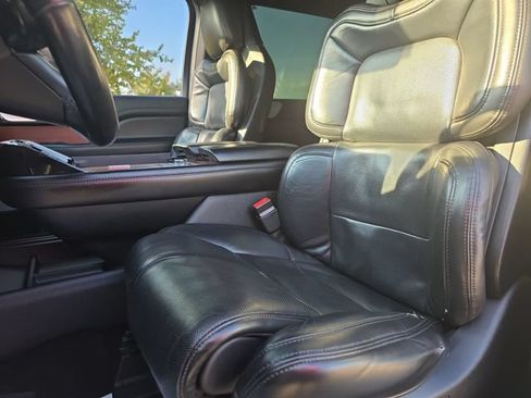 Used 2021 Lincoln Navigator L Reserve AWD/4WD image 17