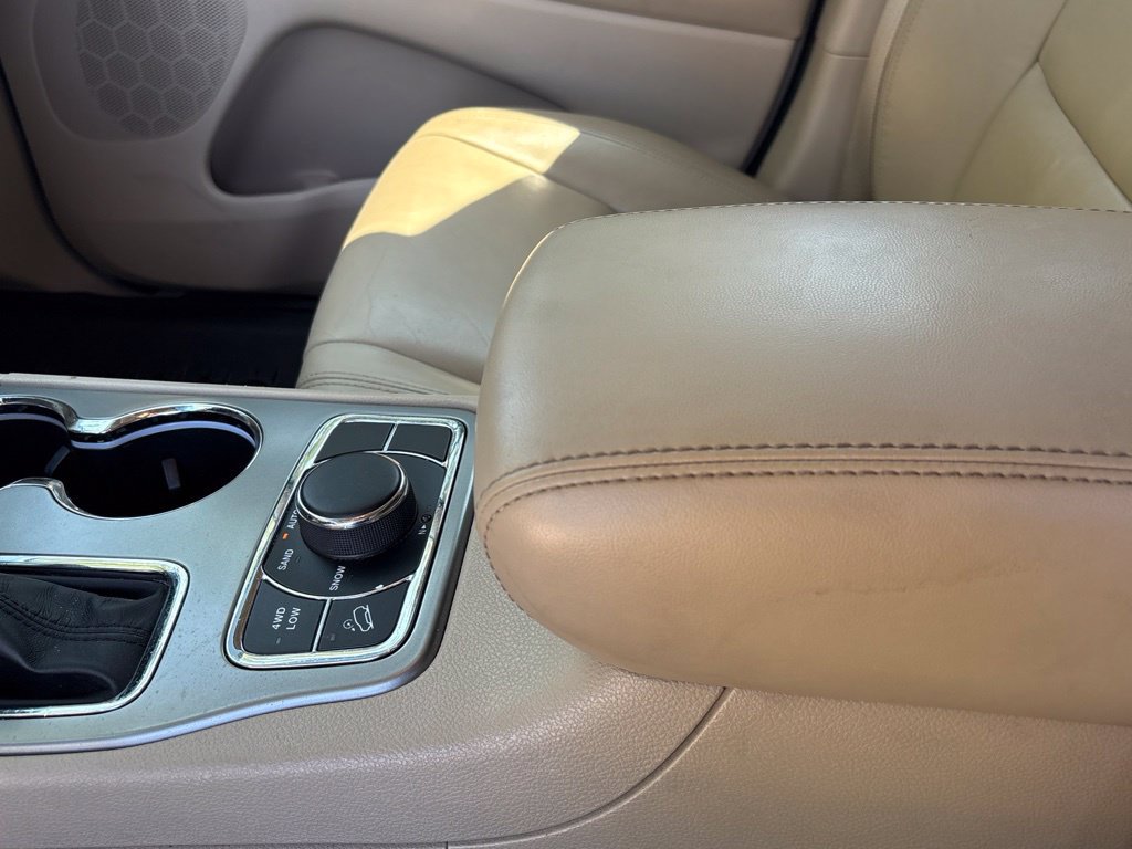 Used 2020 Jeep Grand Cherokee Limited AWD/4WD image 27