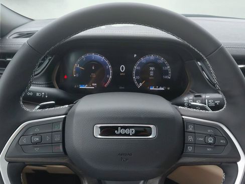 New 2026 Jeep Grand Cherokee L Limited w/ Luxury Tech Group II AWD/4WD image 43