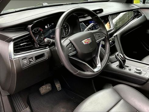 Used 2024 Cadillac XT6 Premium Luxury AWD/4WD image 12
