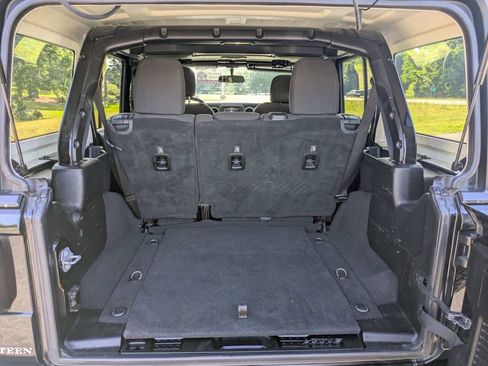 Used 2018 Jeep Wrangler Unlimited Sport S AWD/4WD image 13