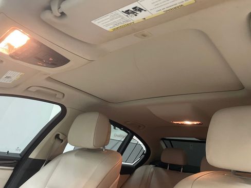 Used 2011 BMW 528i Sedan image 28