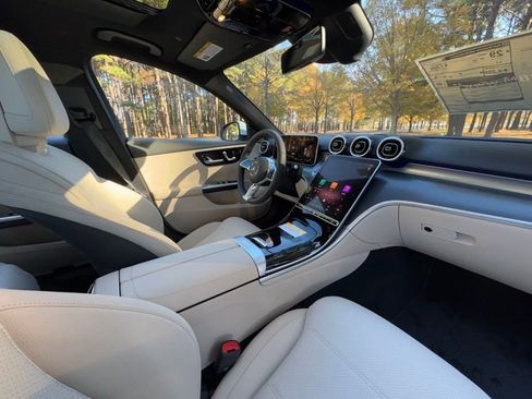 Used 2025 Mercedes-Benz C 300 Sedan image 18