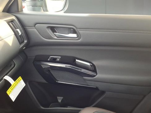 New 2026 Nissan Pathfinder Platinum w/ Cargo Package FWD image 23