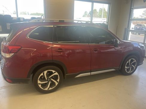 Used 2022 Subaru Forester Touring image 4