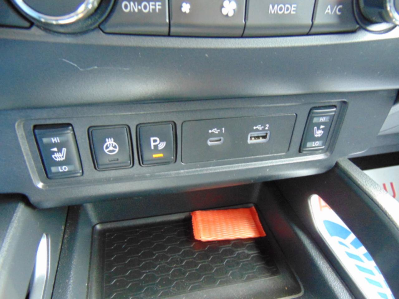 Used 2022 Nissan Frontier SV AWD/4WD image 9
