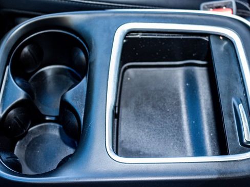 Used 2023 Chrysler Pacifica Touring-L image 17