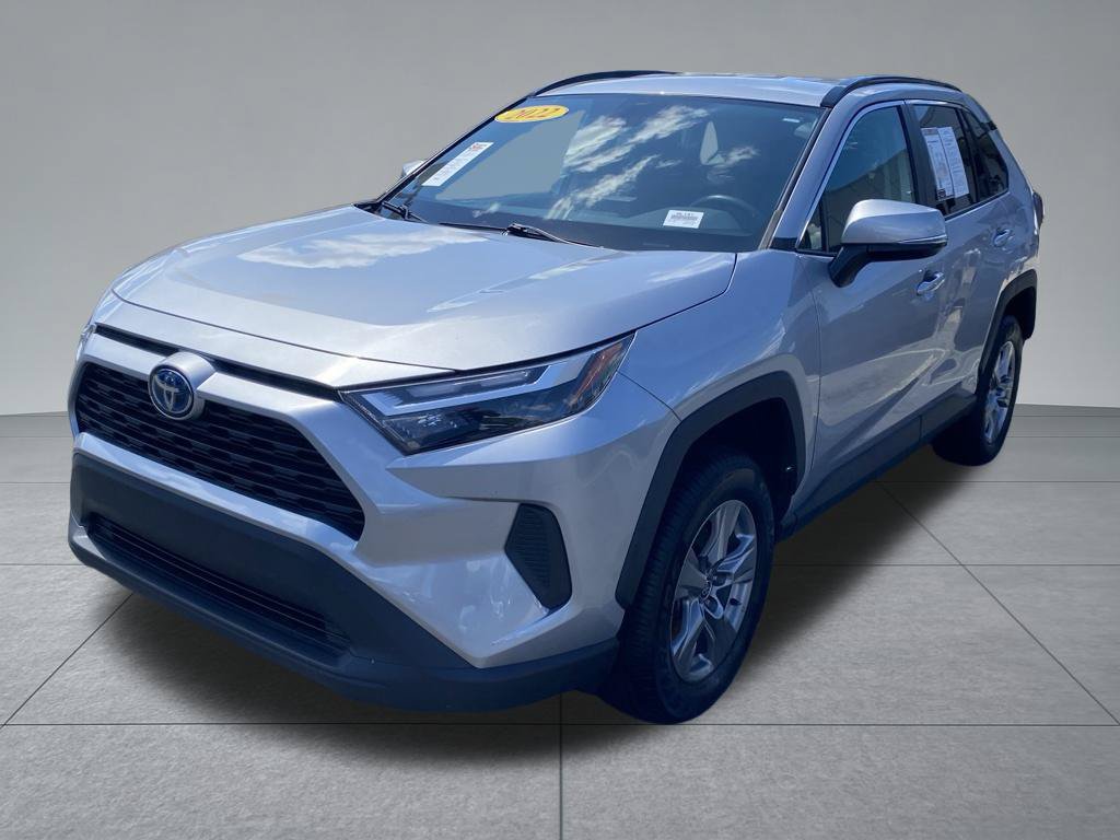 Used 2022 Toyota RAV4 XLE AWD/4WD image 2