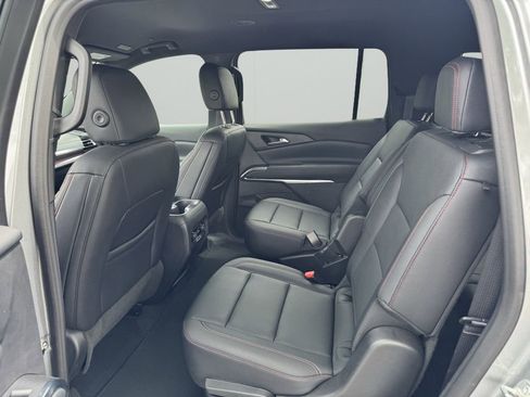 Used 2025 Chevrolet Traverse Z71 AWD/4WD image 18