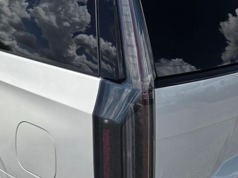 Certified 2025 Cadillac Escalade Sport Platinum w/ LPO, ONYX Package AWD/4WD image 9