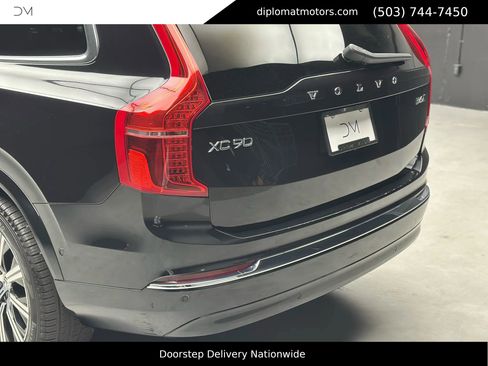 Used 2023 Volvo XC90 B6 Plus image 16