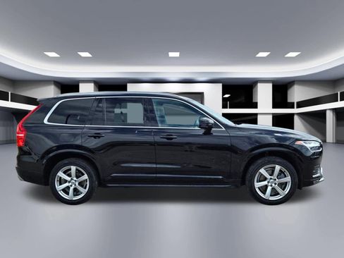 Used 2021 Volvo XC90 T5 Momentum image 7