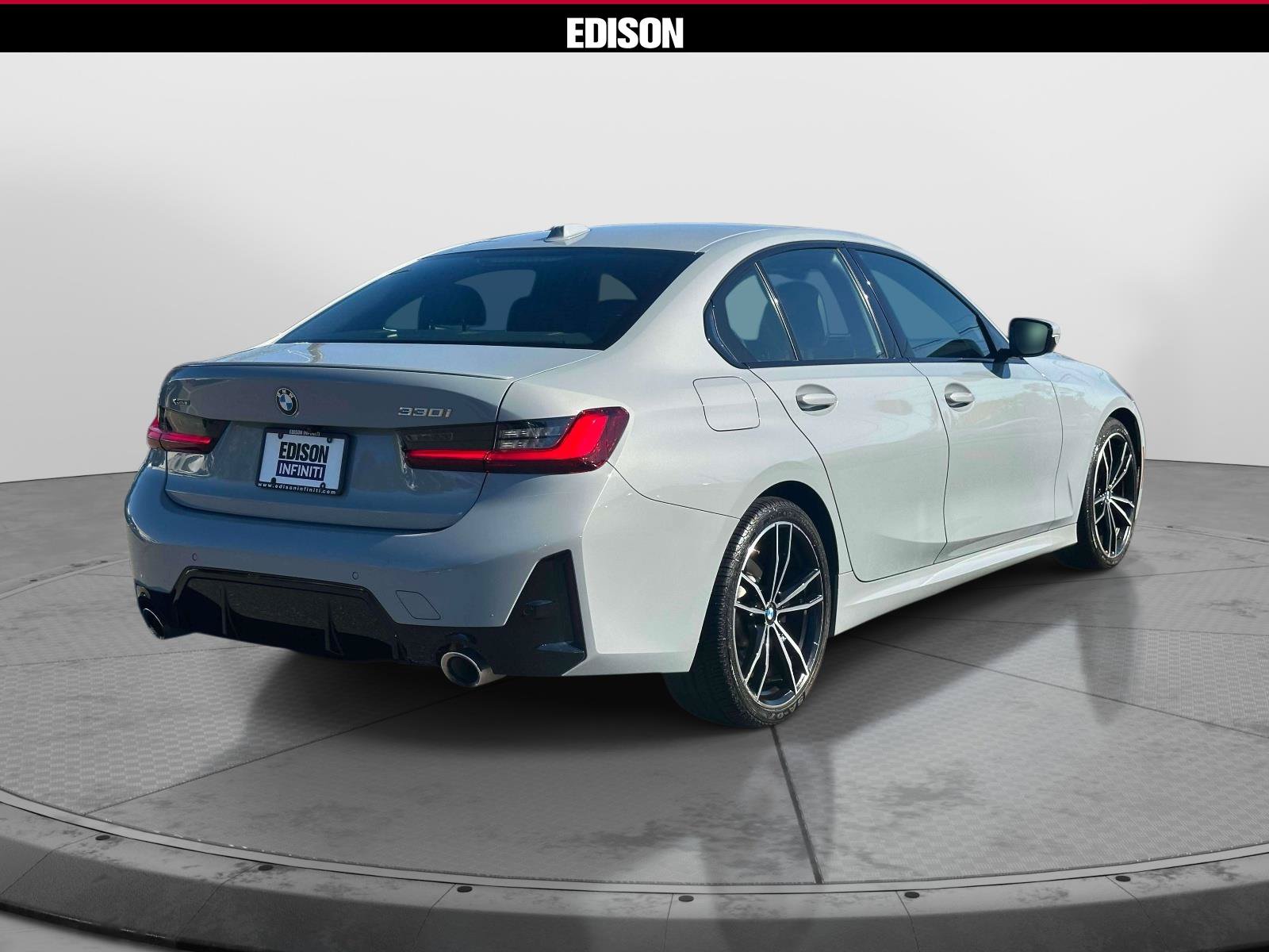 Used 2024 BMW 330i xDrive Sedan AWD/4WD image 4