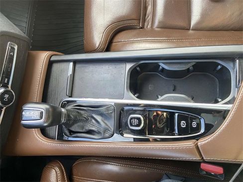 Used 2022 Volvo XC90 T6 Inscription image 19