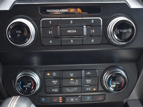Used 2019 Ford F150 Platinum w/ Equipment Group 701A Luxury AWD/4WD image 12
