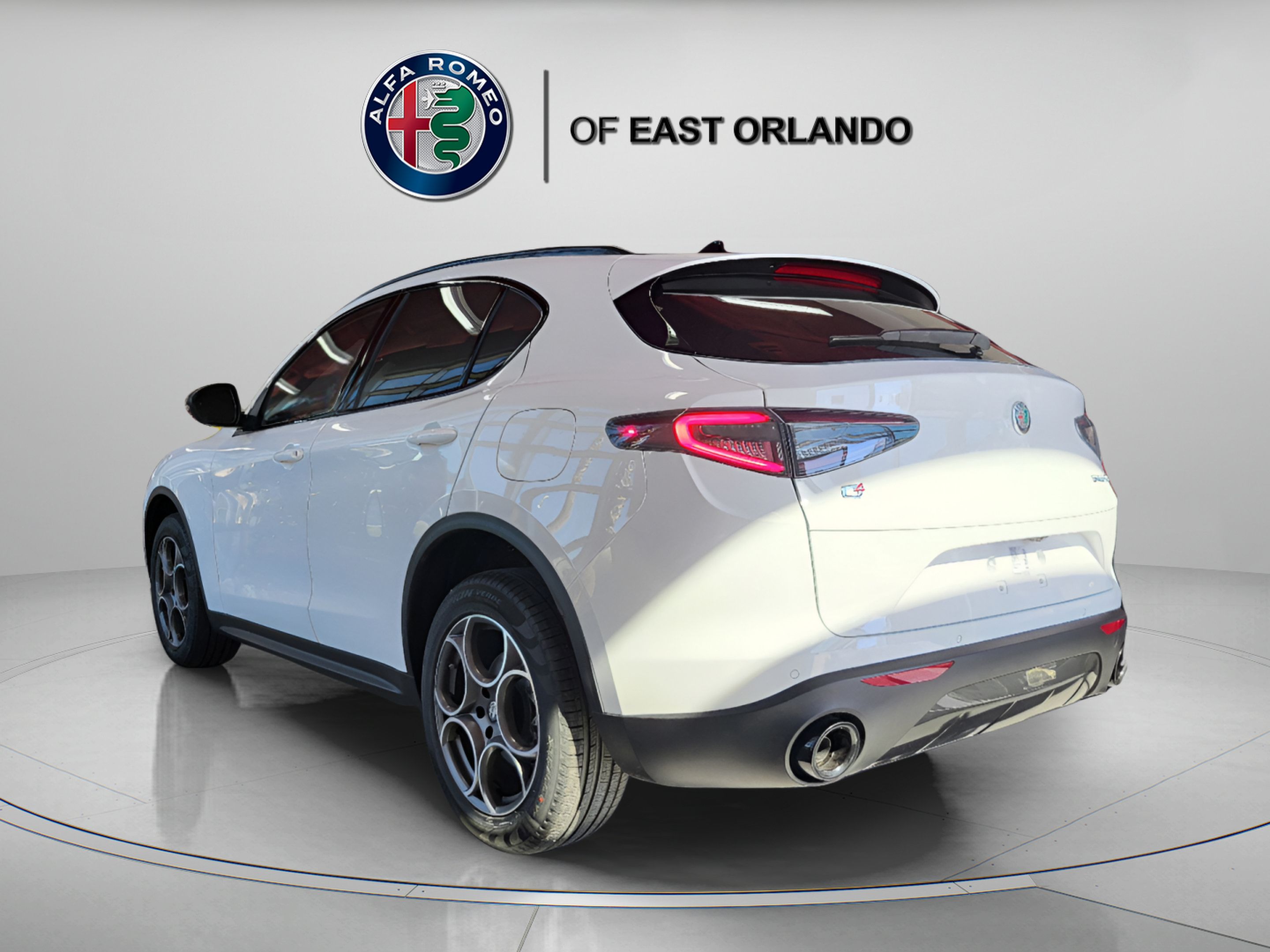 New 2025 Alfa Romeo Stelvio Sprint AWD/4WD image 6