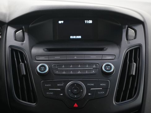 Used 2015 Ford Focus SE image 16