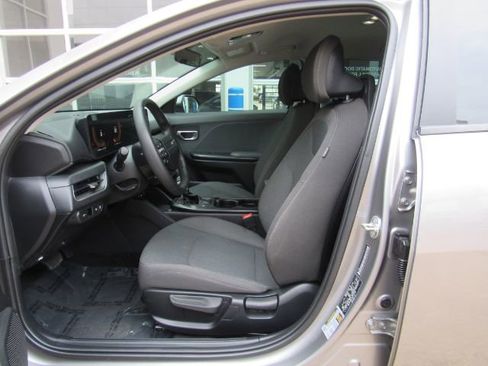 Used 2025 Kia K4 LXS image 12