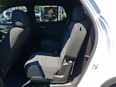 Certified 2023 Chevrolet Traverse LT AWD/4WD image 11