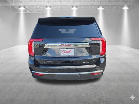 Certified 2023 GMC Yukon XL SLT w/ SLT Premium Package AWD/4WD image 5