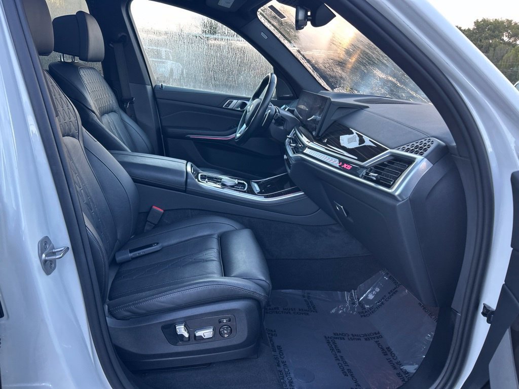 Used 2025 BMW X5 xDrive50e AWD/4WD image 25