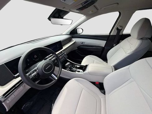 Used 2025 Hyundai Tucson SE FWD image 20