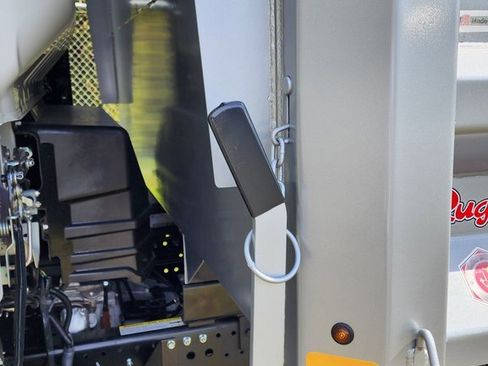 New 2024 Isuzu NPR image 3