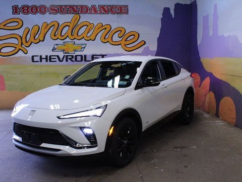 Used 2025 Buick Envista Sport Touring image 2