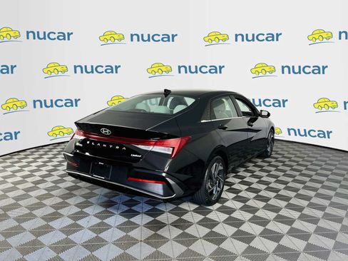 Certified 2025 Hyundai Elantra Limited FWD image 7