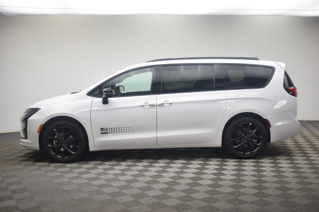 New 2027 Chrysler Pacifica Select FWD image 12