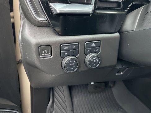 Used 2022 Chevrolet Silverado 1500 LT Trail Boss image 9