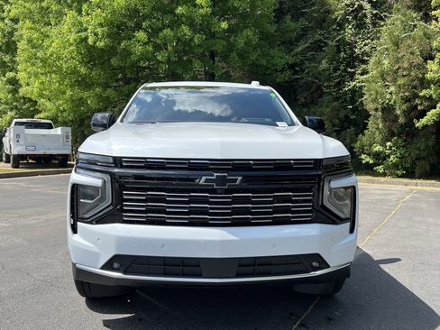 New 2026 Chevrolet Suburban High Country AWD/4WD image 3