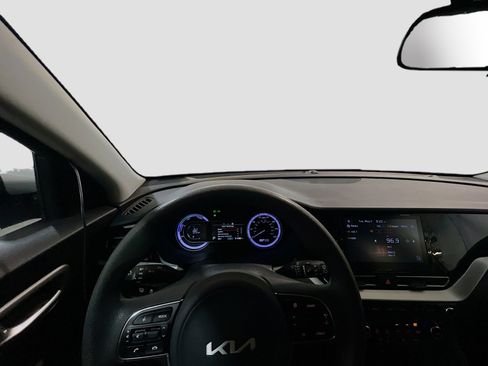 Used 2022 Kia Niro LX FWD image 7