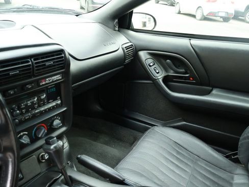 Used 2002 Chevrolet Camaro Z28 w/ Sport Appearance Pkg RWD image 27