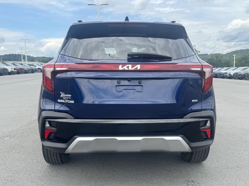 Used 2024 Kia Seltos EX AWD/4WD image 4