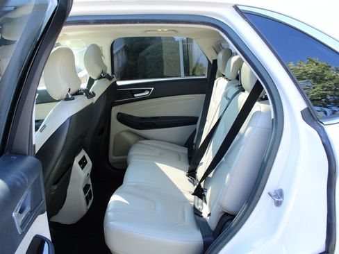 Used 2018 Ford Edge Titanium w/ Equipment Group 301A FWD image 32