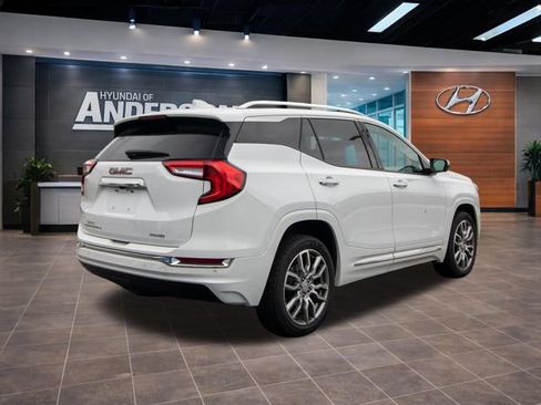 Used 2023 GMC Terrain Denali w/ Denali Premium Package AWD/4WD image 13