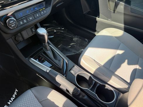 Used 2016 Toyota Corolla LE image 13