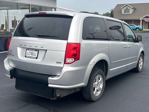 Used 2012 Dodge Grand Caravan SXT FWD image 10