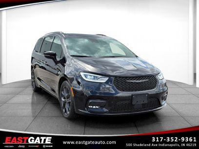 Used 2025 Chrysler Pacifica Limited