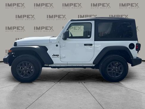 Used 2025 Jeep Wrangler Sport AWD/4WD image 2