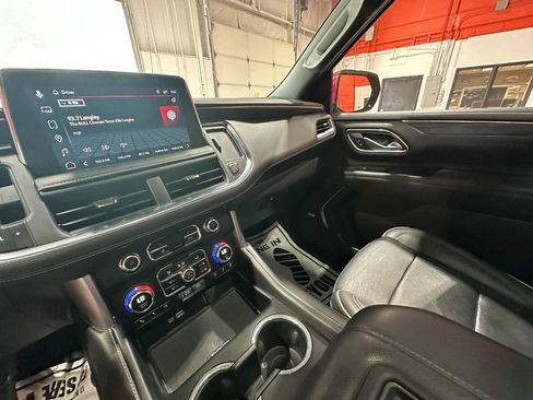 Used 2023 GMC Yukon XL SLT w/ SLT Premium Package AWD/4WD image 26
