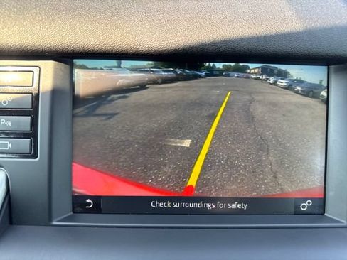 Used 2017 Land Rover Discovery Sport SE AWD/4WD image 21