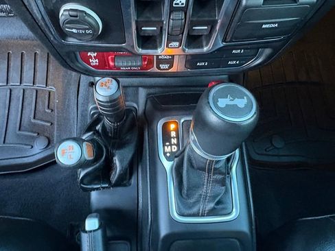 Used 2021 Jeep Wrangler Unlimited Rubicon w/ Trailer Tow Package image 19