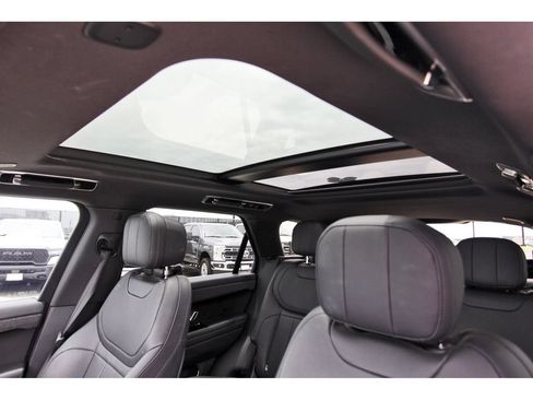 Used 2024 Land Rover Range Rover Sport SE AWD/4WD image 26
