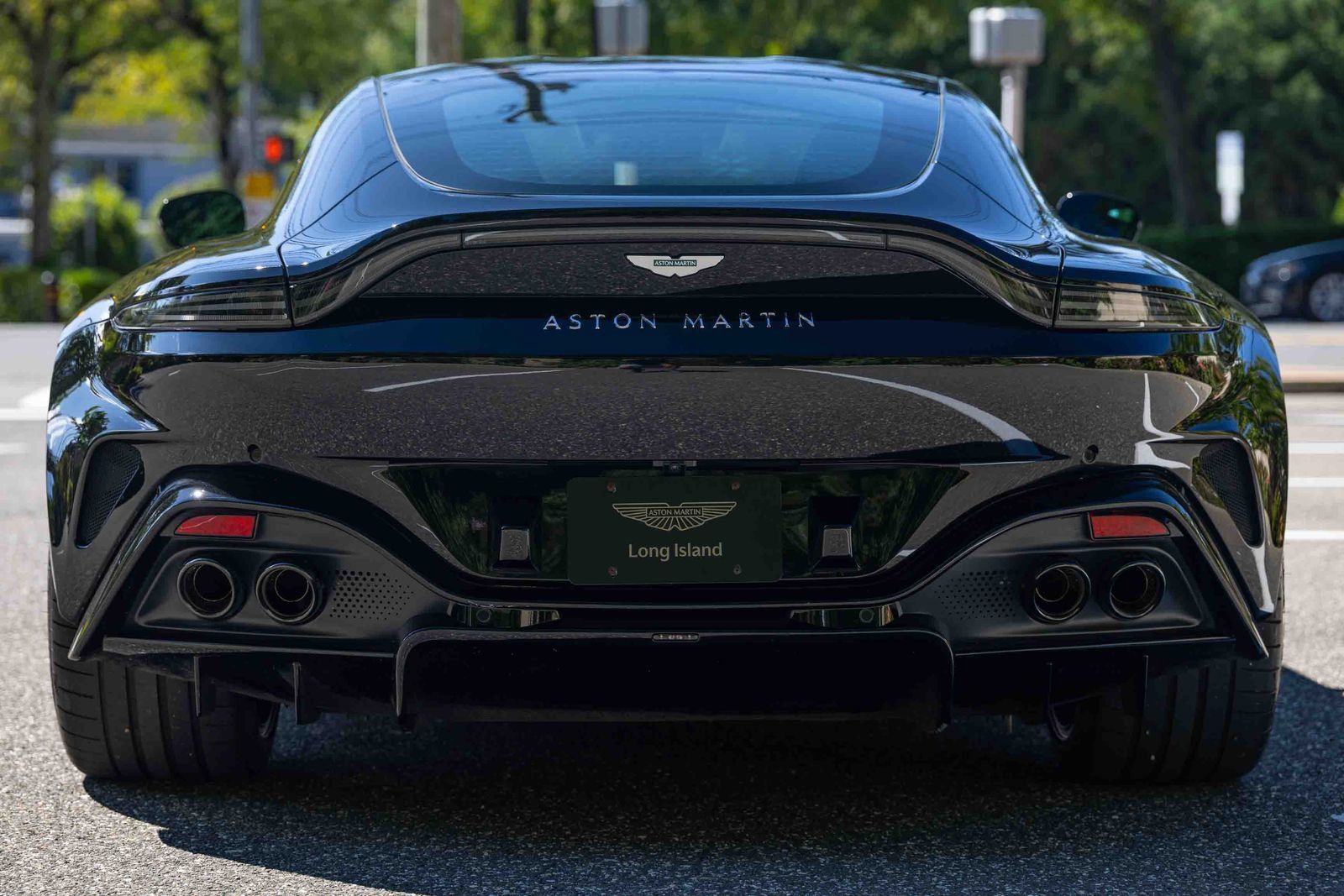 Used 2025 Aston Martin V8 Vantage Coupe RWD image 5