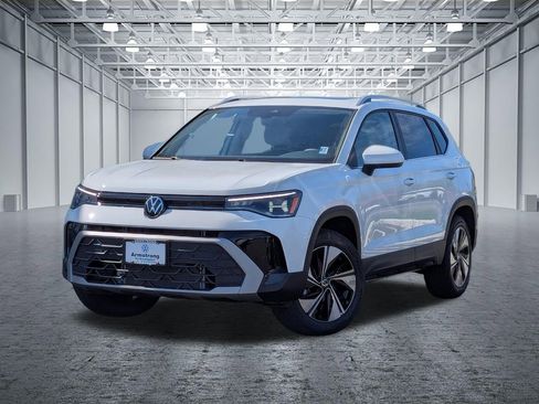 New 2026 Volkswagen Taos SE AWD/4WD image 1