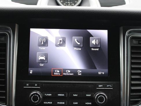 Used 2018 Porsche Macan Base image 18